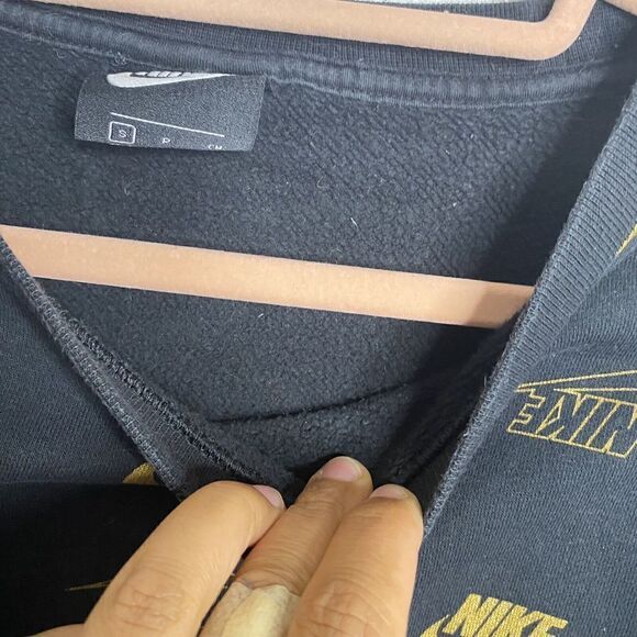 NIKE SPORTSWEAR WOMEN SHINE Small CREW SWEATSHIRT BLACK/METALLIC GOLD - Picture 7 of 9